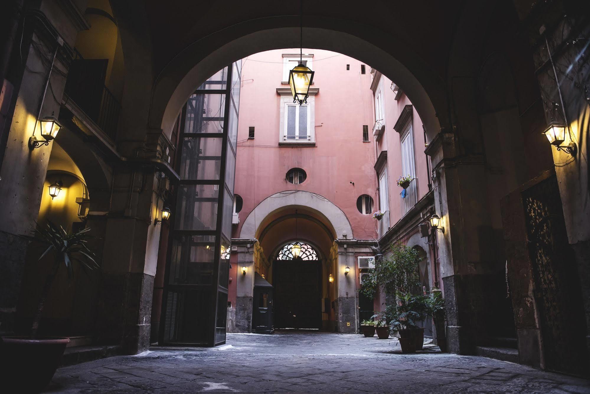 Le 4 Stagioni Napoli Centro Hotel Bagian luar foto