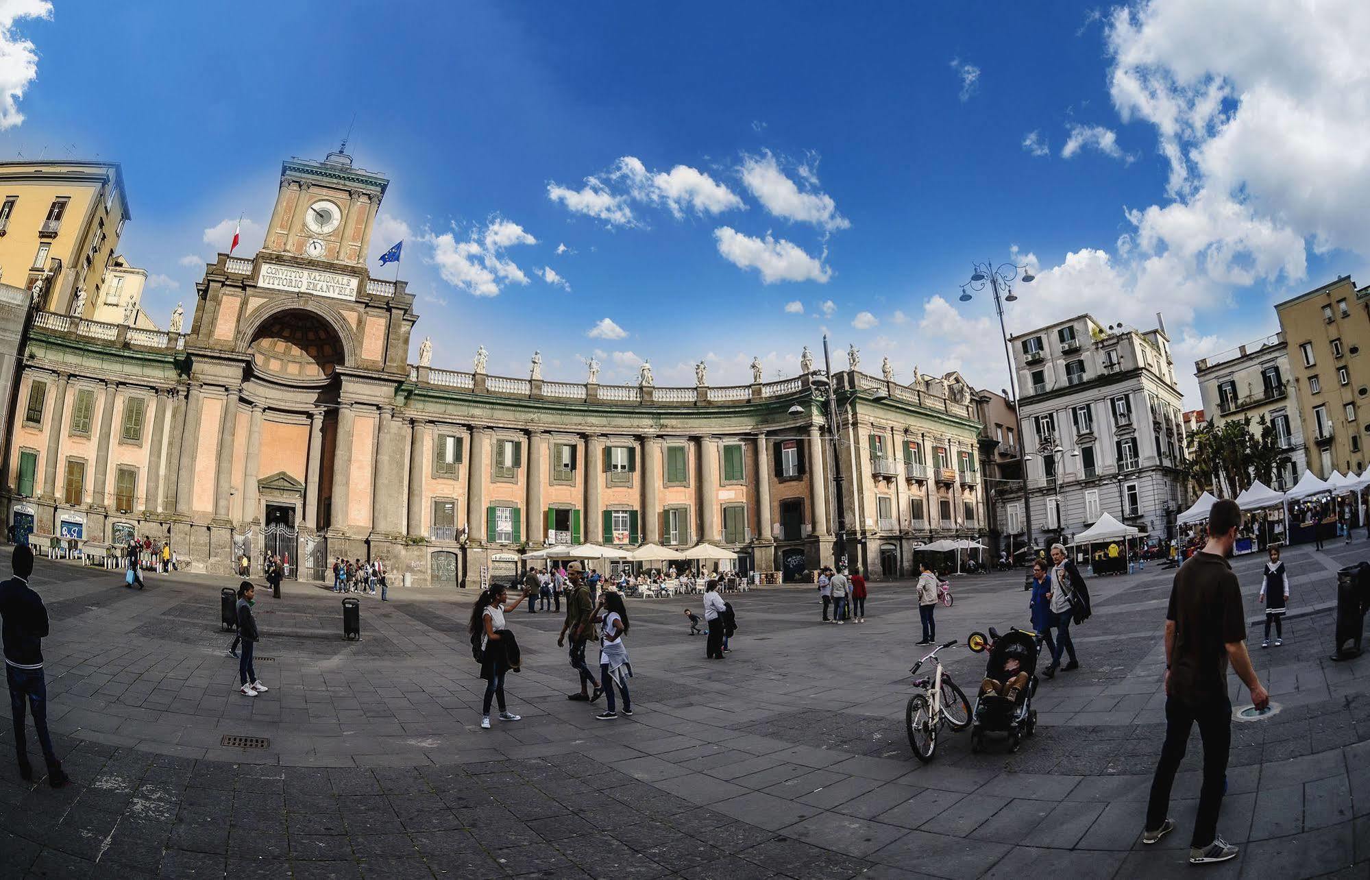 Le 4 Stagioni Napoli Centro Hotel Bagian luar foto